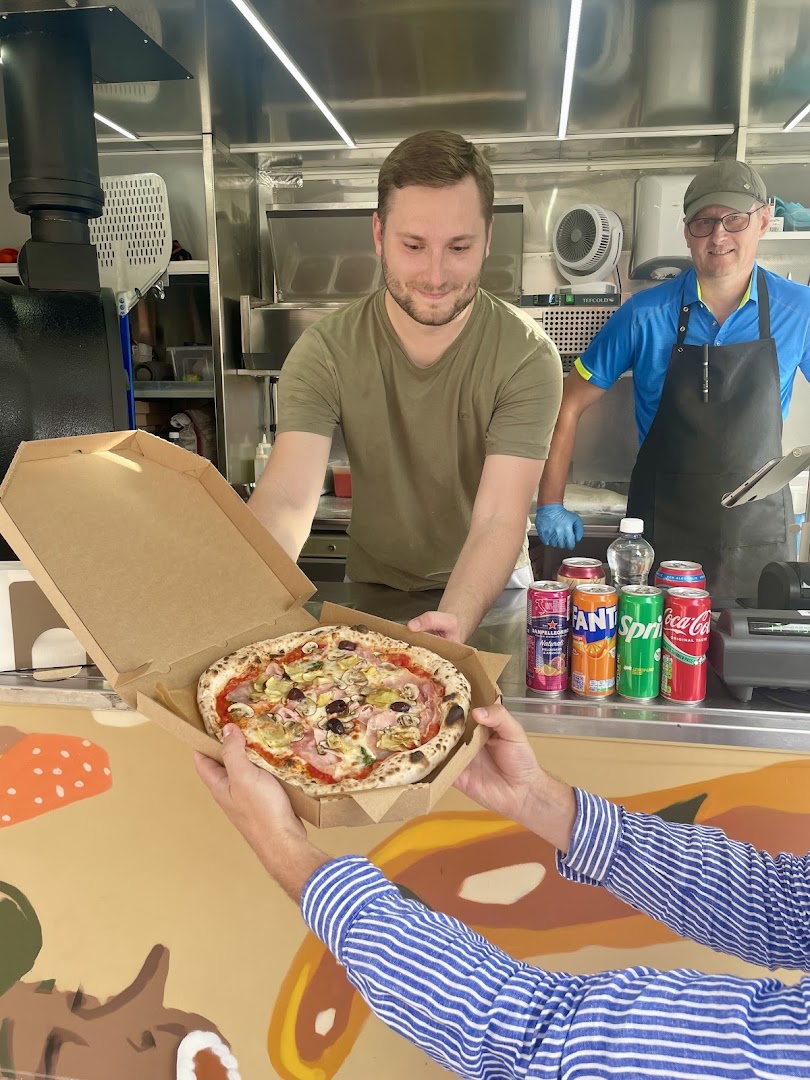 One More Pizza · Nuotraukos 4